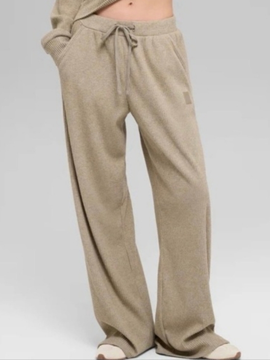 ALO Yoga Pants - ALO Yoga Pants